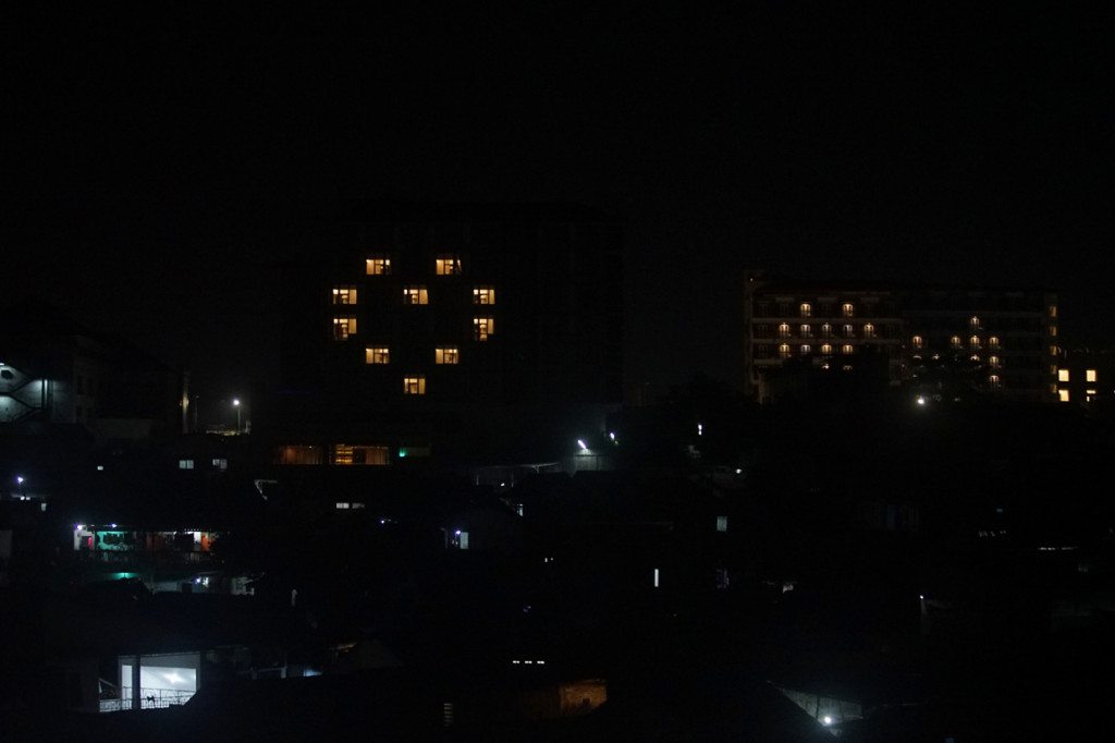 Puluhan hotel di DIY menyalakan beberapa lampu kamar atau lampu hiasan pada masing-masing hotel hingga membuat bentuk hati atau cinta sebagai aksi solidaritas hotel-hotel di DIY terhadap kondisi pariwisata Yogyakarta yang sepi akibat pandemi Covid-19. 