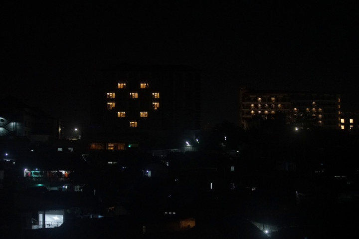 Puluhan hotel di DIY menyalakan beberapa lampu kamar atau lampu hiasan pada masing-masing hotel hingga membuat bentuk hati atau cinta sebagai aksi solidaritas hotel-hotel di DIY terhadap kondisi pariwisata Yogyakarta yang sepi akibat pandemi Covid-19. 