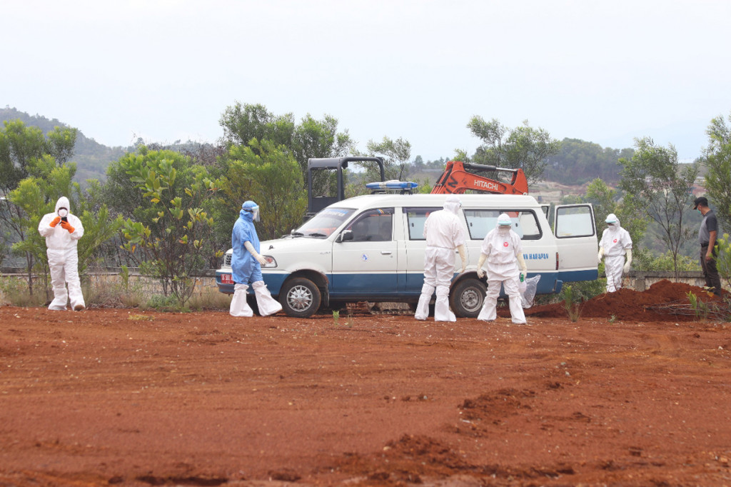 Sementara lima orang dinyatakan sembuh setelah dirawat dan dilakuka tes dua kali dan dua orang meninggal. Jumlah pasien dalam pengawasan (PDP) 45 orang an 5.852 orang masuk kategor orang dalam pemantauan (ODO).