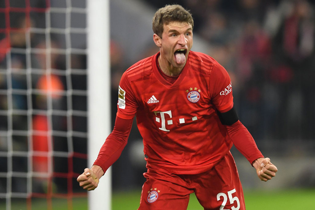 Mueller, 30, telah bermain sebanyak 521 kali untuk Bayern sejak naik ke tim utama pada 2008, memenangkan delapan gelar liga, lima Piala Jerman dan Liga Champions 2013. Mueller telah mencetak 195 gol.