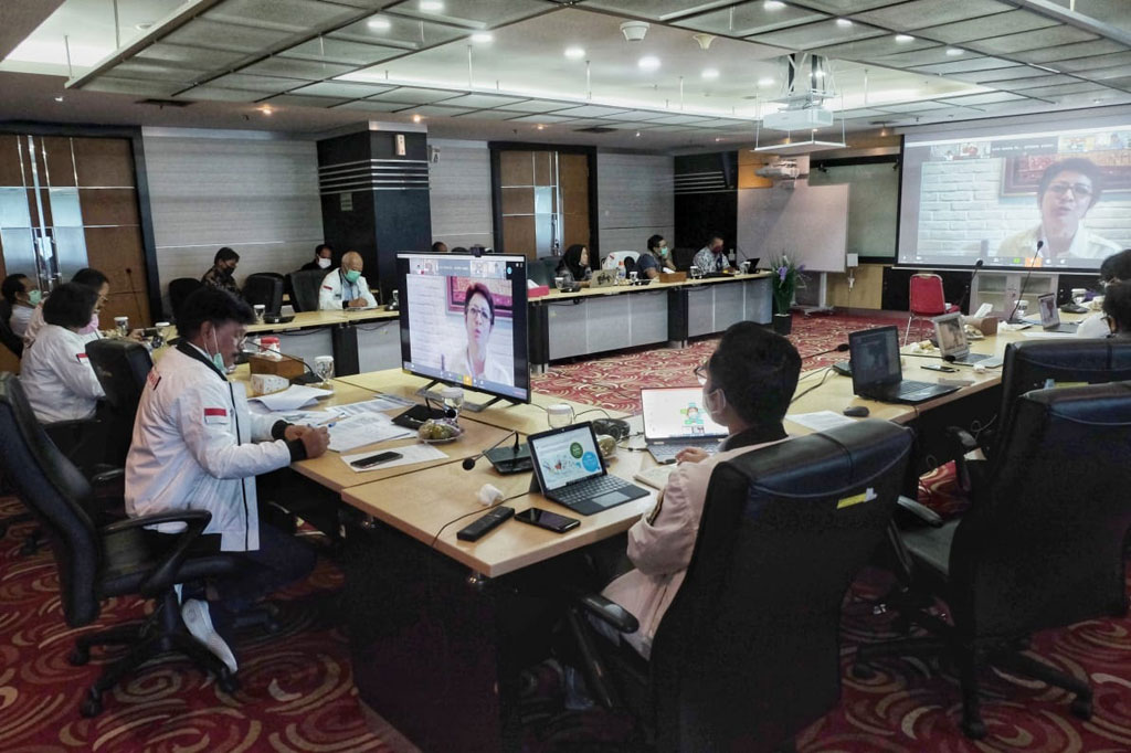 Menurut catatan Kominfo, sejak WFH berlaku, terdapat pergeseran penggunaan internet, dari yang biasanya tinggi di daerah perkantoran dan sekolah, menjadi ke pemukiman dan perumahan.