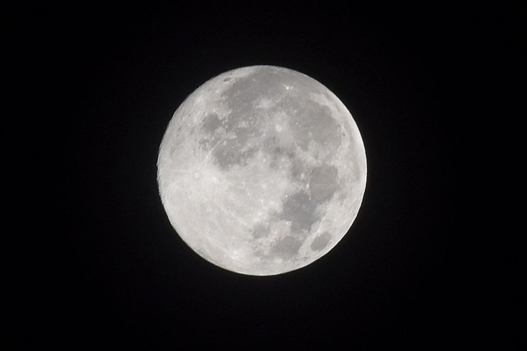 Badan Meteorologi Klimatologi dan Geofisika (BMKG) mengungkapkan supermoon kali ini menjadi yang terbesar sepanjang tahun 2020.
