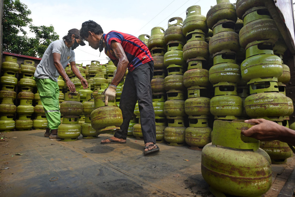 Masyarakat diimbau membeli di pangkalan resmi agar mendapat harga sesuai SK Wali Kota/Bupati setempat.