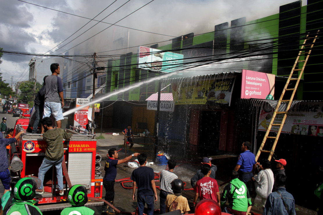 Kebakaran Landa Ruko di Makassar, 2 Orang Terluka - Medcom.id