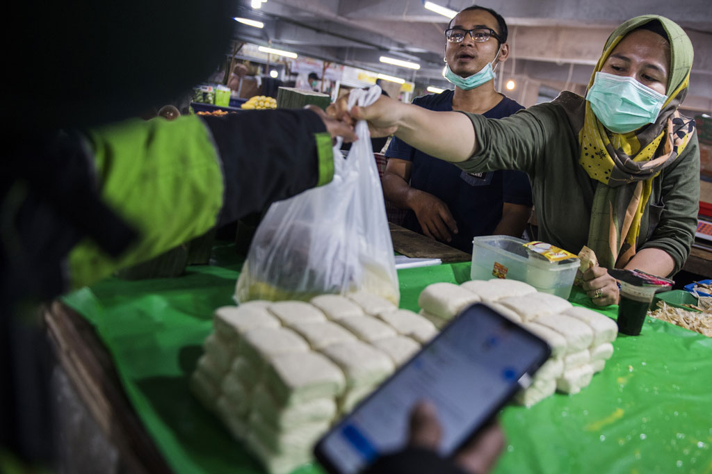 Belanja Daring di Pasar Kosambi Bandung - Medcom.id