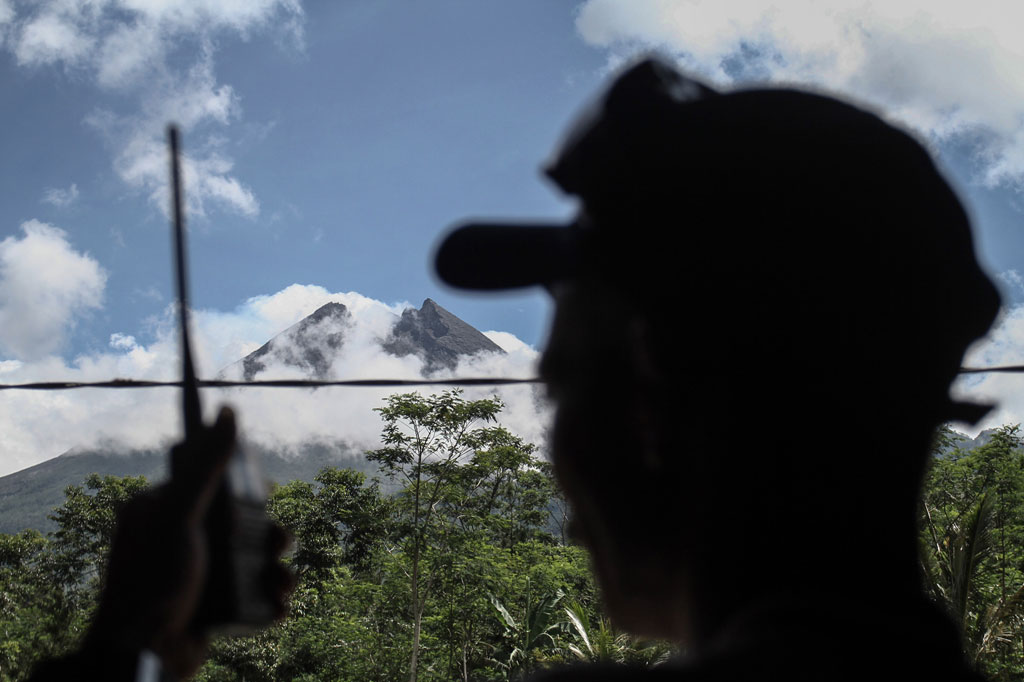 Menurut laporan Balai Penyelidikan dan Pengembangan Teknologi Kebencanaan Geologi (BPPTKG) Yogyakarta pada 27 Maret - 2 April 2020, analisis morfologi area kawah menggunakan foto udara menunjukkan volume kubah lava telah mencapai 291 ribu meter kubik dan sedikit mengalami perubahan bentuk.