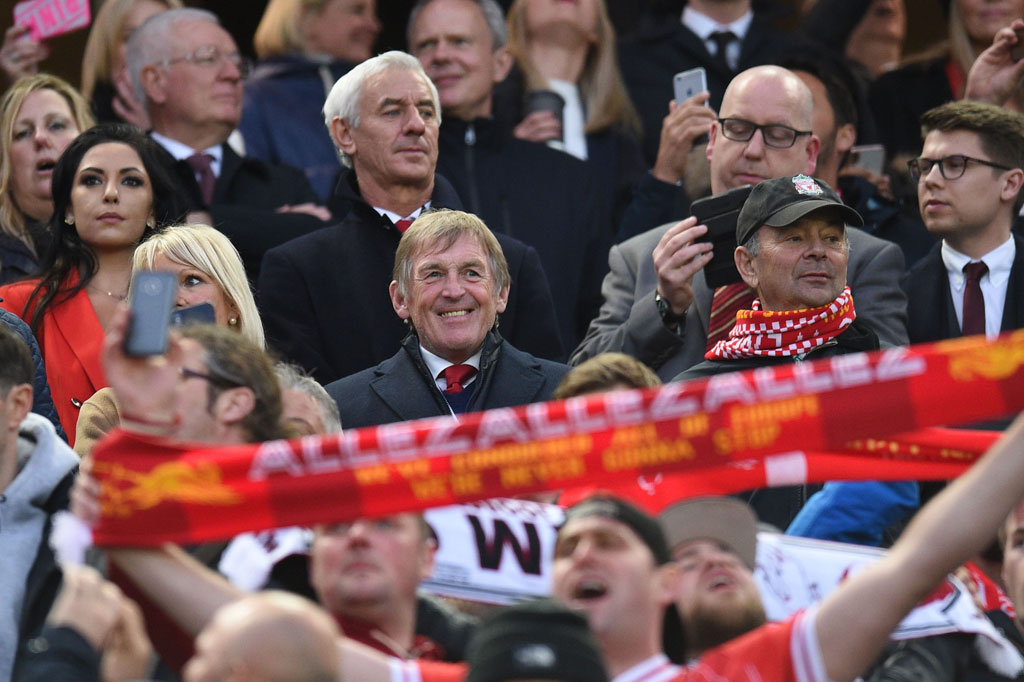 Sebelum dirawat di rumah sakit, ia telah memilih untuk secara sukarela mengisolasi diri lebih lama dari periode yang disarankan bersama keluarganya.