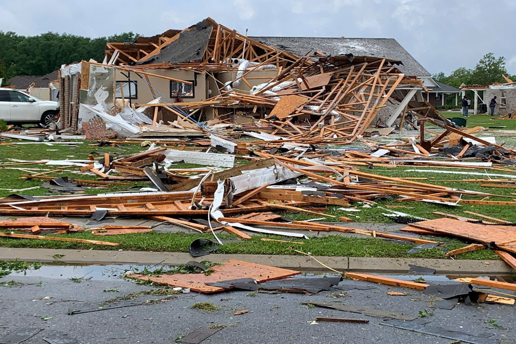 Korban tewas meliputi sedikitnya 11 orang di Mississippi, sembilan korban di South Carolina, tujuh di dekat perbatasan Georgia-Tennessee, satu orang di Arkansas, ditambah dua kematian lainnya di Alabama.