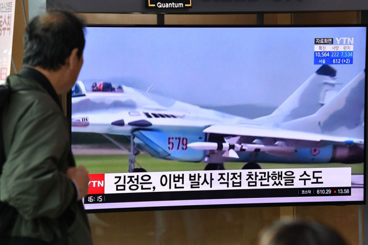 Rudal itu memiliki jangkauan sekitar 150 km, kata JCS kepada wartawan. Rudal diluncurkan dari Munchon, di wilayah timur Korut. Sejumlah pesawat militer juga tampak terlibat dalam latihan tersebut.