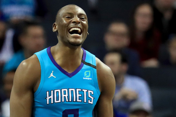 Pebasket Charlotte Hornets, Bismack Biyombo, telah menyumbangkan alat pelindung diri (APD) senilai USD1 juta (Rp15,6 miliar) lewat lembaga amal miliknya ke negara asalnya, Republik Demokrasi Kongo untuk memerangi wabah virus korona (covid-19).