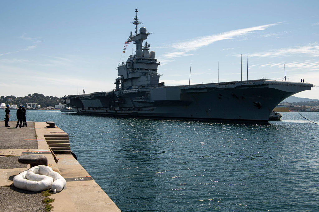 Sepertiga dari hampir 2 ribu pelaut yang ditugaskan pada kelompok angkatan laut kapal induk Prancis Charles de Gaulle, telah dinyatakan positif mengidap virus korona (covid-19). 