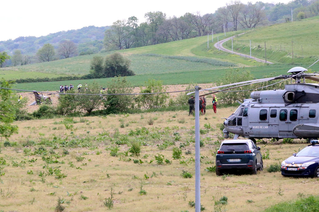 Dua orang tewas dan lima lainnya luka-luka dalam kecelakaan helikopter militer di Hautes-Pyrénées. Belum diketahui penyebab kecelakaan tersebut.