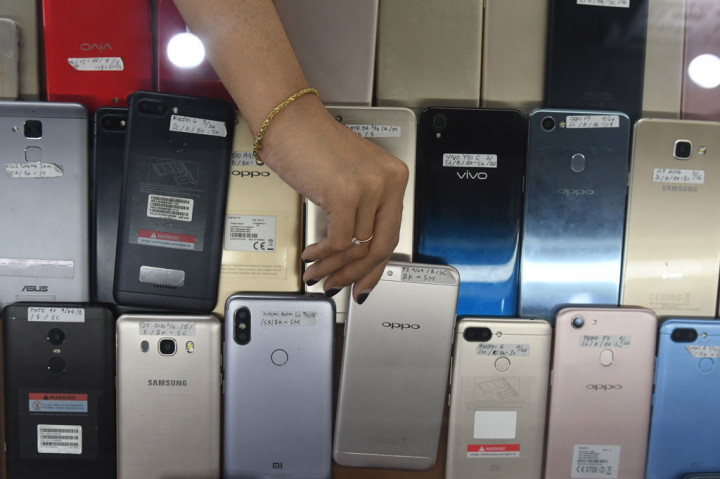 Aturan ini hanya berlaku pada perangkat yang dibeli setelah 18 April, sementara untuk pengguna yang sudah aktif menggunakan ponsel sebelum aturan berlaku, tidak perlu melakukan apa pun. Validasi IMEI berlaku untuk perangkat seluler seperti ponsel dan tablet, namun, tidak berlaku untuk laptop.