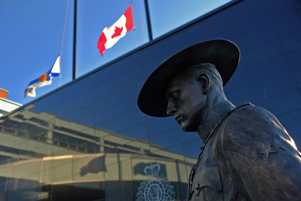 Sebanyak 10 orang dilaporkan tewas dalam penembakan tersebut.