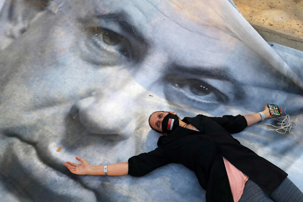 Benyamin Netanyahu adalah Perdana Menteri yang dituduh melakukan tindak pidana korupsi.