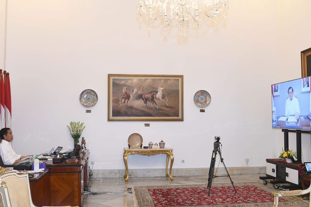 Presiden Joko Widodo melarang seluruh masyarakat Indonesia mudik Lebaran tahun ini untuk mencegah penyebaran virus korona (covid-19). 