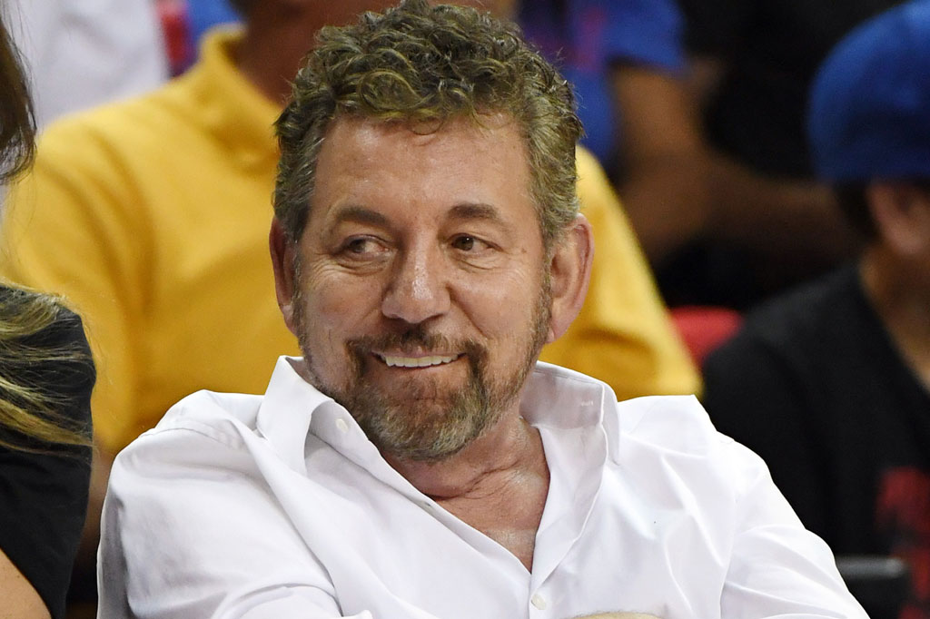Pemilik klub bola basket NBA, New York Knicks, James Dolan, yang sudah sembuh dari sakit akibat virus korona (covid-19), ingin membantu orang lain memerangi penyakit tersebut dengan menyumbangkan darah dan plasmanya.