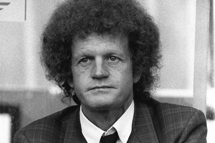 Dia mendapatkan 23 caps untuk tim nasional Prancis dan ambil bagian dalam Piala Dunia 1966 di Inggris. 