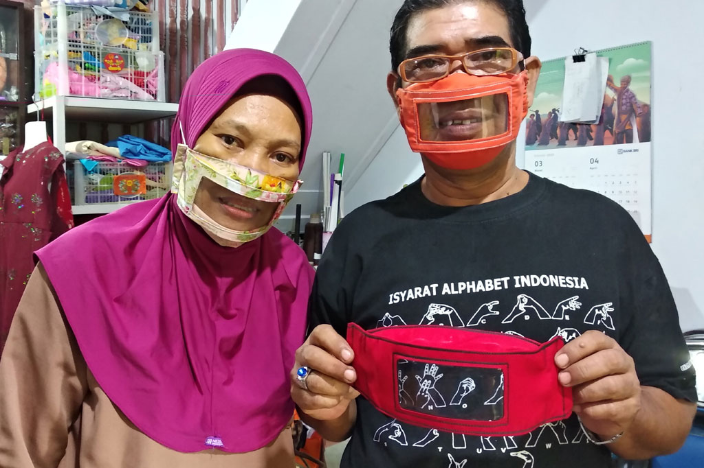 Pembacaan bibir tiba-tiba menjadi rumit ketika semua orang menutupi wajah mereka selama pandemi virus korona.