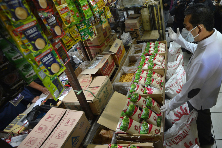 Pemerintah menjamin ketersediaan bahan pokok aman dan harga-harga relatif stabil selama Ramadan hingga Idul Fitri 2020 di tengah pandemi virus korona (covid-19), salah satunya diupayakan melalui langkah regulasi dan deregulasi kebijakan.