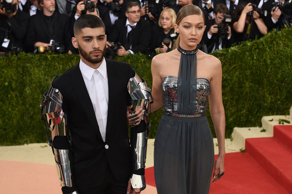 Supermodel Gigi Hadid mengumumkan kehamilan anak pertamanya dengan Zayn Malik. Pengakuan itu ia ungkapkan kepada pembawa acara talkshow AS Jimmy Fallon, Jumat, 1 Mei 2020.