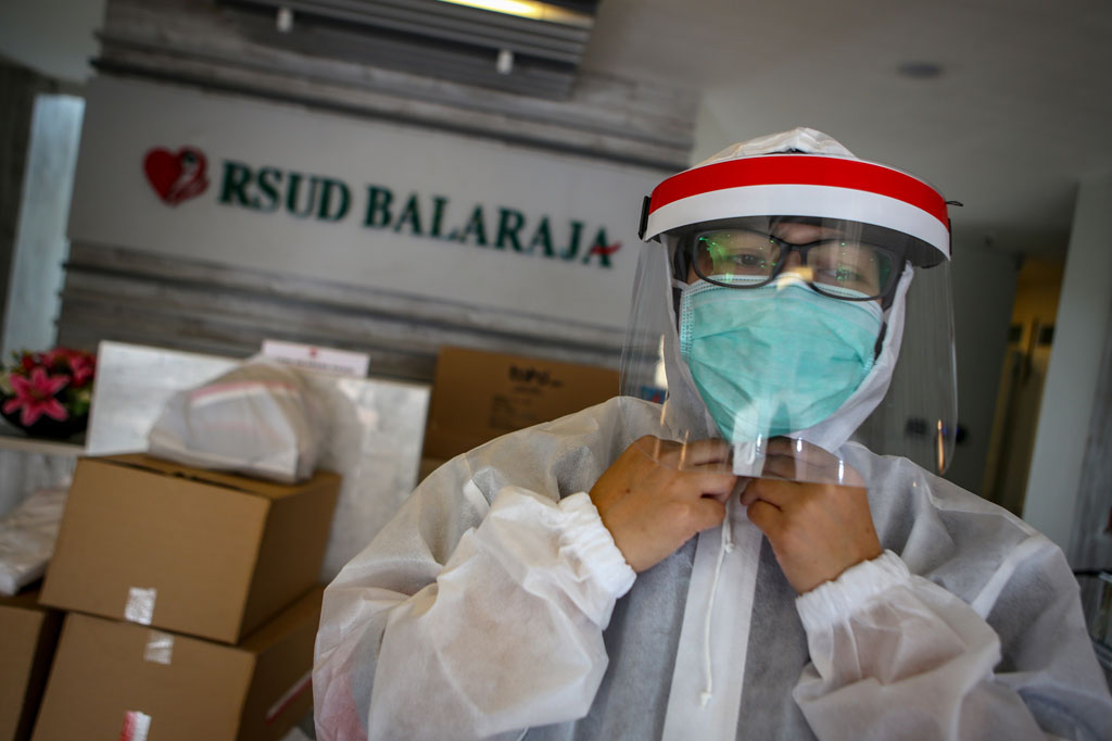 Dalam memperingati Hari Buruh Internasional, KSPSI menyumbangkan sejumlah APD ke RSUD Balaraja untuk mendukung tenaga medis dalam menangani pasien yang terjangkit virus korona (covid-19).