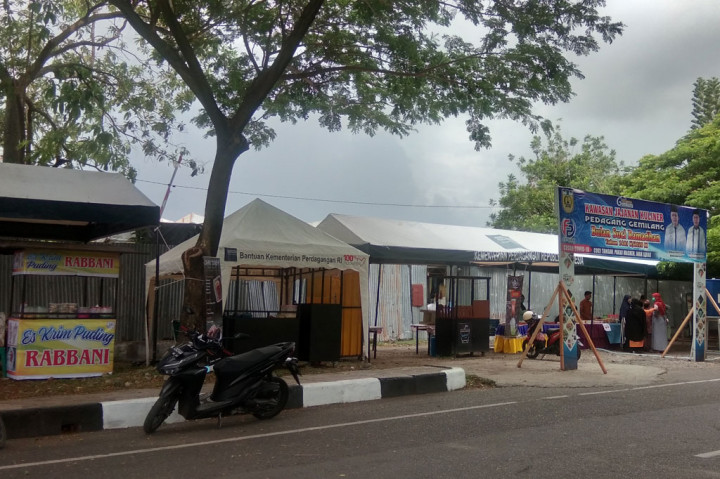 Sejumlah lokasi penjual takjil di wilayah Kota Banda Aceh berada di beberapa titik seperti di Jalan TP Baroeh samping gedung ITLC, Jalan Tgk Daudsyah Peunayong, Jalan Sultan Iskandar Muda simpang Punge Blang Cut, jalan T. Iskandar Simpang Tujuh Ulee Kareng, dan Jalan Hasan Saleh Neusu Jaya, kawasan depan masjid Teman Makam Pahlawan Peuniti, dan jalan Mohm Hasan Batoh.