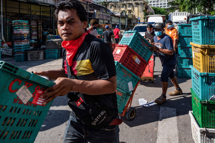 Sementara yang belum diizinkan beroperasi adalah gedung bioskop, pusat karaoke, tempat refleksologi, pusat hiburan, kelab malam, bazar Ramadhan, bazar Idul Fitri, karnaval penjualan dan semua bentuk seminar dan pameran.