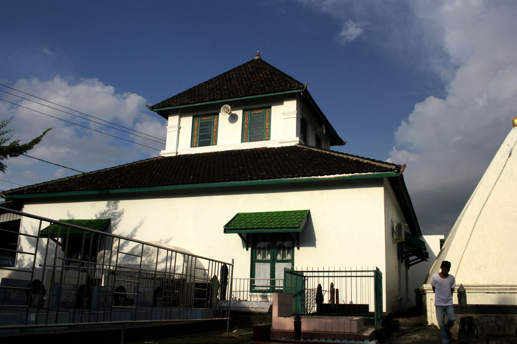 Masjid  Tua Katangka  Ditutup Sementara Medcom id