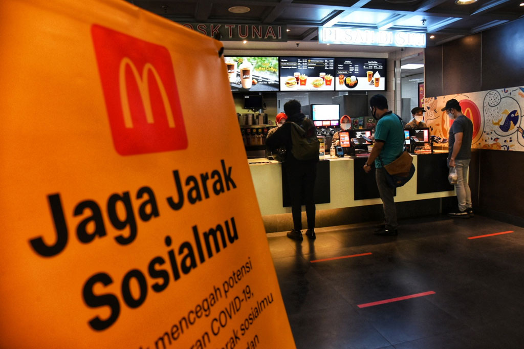 Gerai pertama McDonald's di Indonesia yang telah beroperasi hampir 30 tahun itu akan tutup permanen pada 10 Mei 2020 dikarenakan pihak manajemen gedung Sarinah akan merenovasi dan mengubah strategi bisnis. MI/Fransisco Carolio Hutama Gani