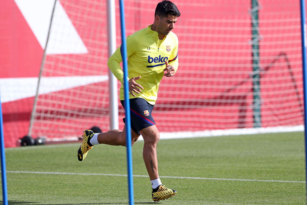 Para pemain berlatih dalam sesi latih sendiri-sendiri. Para pemain inti terlihat hadir, di antaranya Lionel Messi, Luis Suarez,  Antoine Griezmann, Arturo Vidal, penjaga gawang Marc-Andre Ter Stegen, dan lainnya.