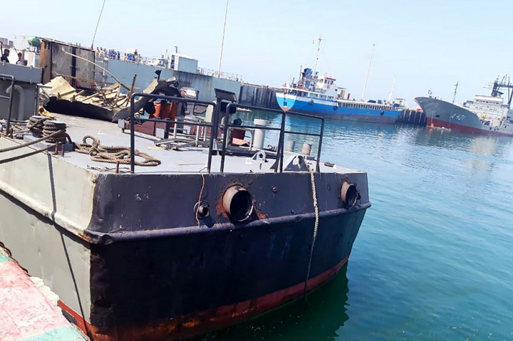 Tembakan tak disengaja ini mengenai sebuah kapal perang bernama Konarak pada Minggu, 10 Mei 2020, sore waktu setempat, dalam latihan militer yang digelar di dekat Bandar-e Jask, lepas pantai selatan Iran.