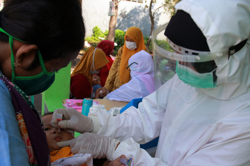 Pelayanan imuniasi tersebut untuk menjaga kesehatan anak walaupun di masa pandemi Covid-19, dengan mengedepankan protokol kesehatan pencegahaan penularaan Covid-19 saat memberikan pelayanan. 