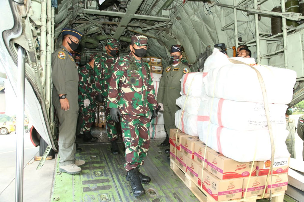 Tentara Nasional Indonesia (TNI) mengirimkan bantuan kemanusiaan sebanyak 12,9 ton berupa bahan-bahan makanan dan minuman serta beberapa barang lainnya seperti tenda peleton, tenda regu, handuk, selimut, untuk korban Topan Tropis Harold yang telah menghantam Republik Fiji, beberapa waktu lalu.