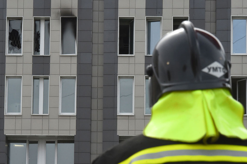 Sedikitnya lima orang tewas dalam kebakaran di sebuah rumah sakit untuk pasien yang terjangkit virus korona (covid-19 di Kota Saint Petersburg di Rusia pada Selasa, 12 Mei 2020.