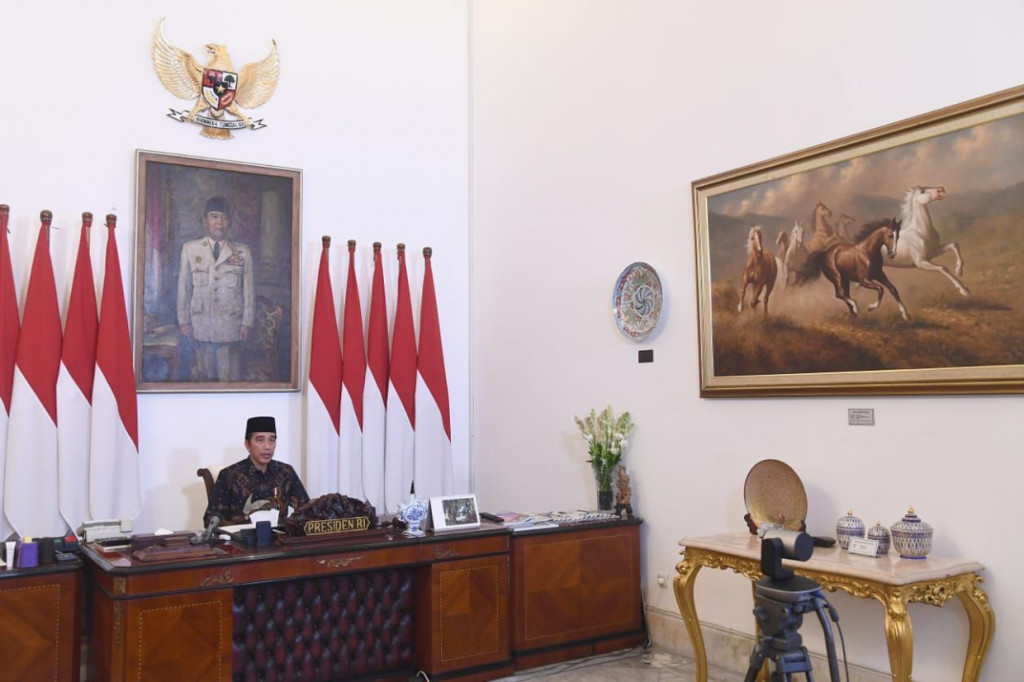 Kepala Negara juga mengajak para muzaki atau pemberi zakat untuk membayarkan zakat melalui Baznas supaya lebih aman, lebih teratur, dan lebih tepat penyalurannya. Ia pun berharap zakat yang dikeluarkan bisa menjadi penyempurna ibadah puasa yang dilaksanakan.