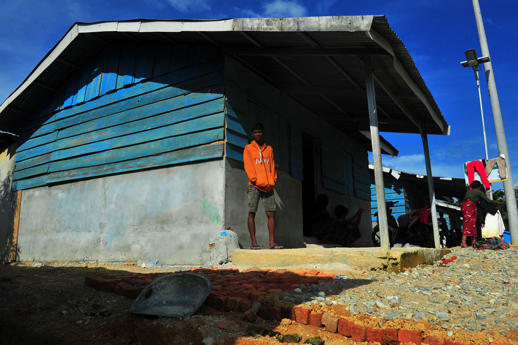Puluhan Orang Rimba dari 118 jiwa yang biasa menetap di perumahan  Suku Anak Dalam (SAD) dampingan SSS Pundi Sumatera di daerah itu, memilih tinggal sementara di kawasan perkebunan karena khawatir terhadap pandemi virus korona (covid-19). 