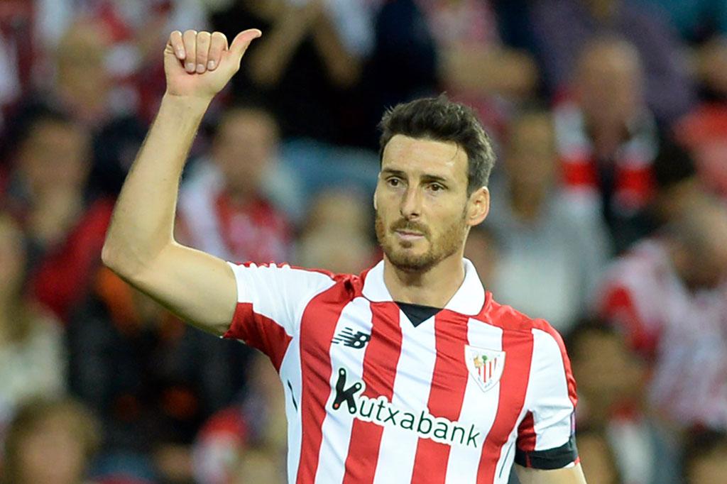 Aduriz akan selamanya dikenang di Bilbao karena empat gol gemilang yang dia cetak ke gawang Barcelona berhasil memenangkan Supercup 2015-2016, dan bahkan musim lalu dia juga mencetak gol yang membuat tim Basque mengalahkan raksasa Catalan di La Liga.