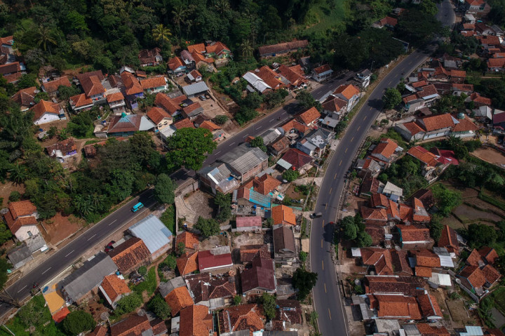Pada H-1 Lebaran Idul Fitri 2020 kawasan jalur selatan menuju Garut, Tasikmalaya, Ciamis, dan Jawa Tengah yang biasanya ramai pemudik kini terpantau lancar dan sepi menyusul larangan mudik guna mengatasi penyebaran covid-19.