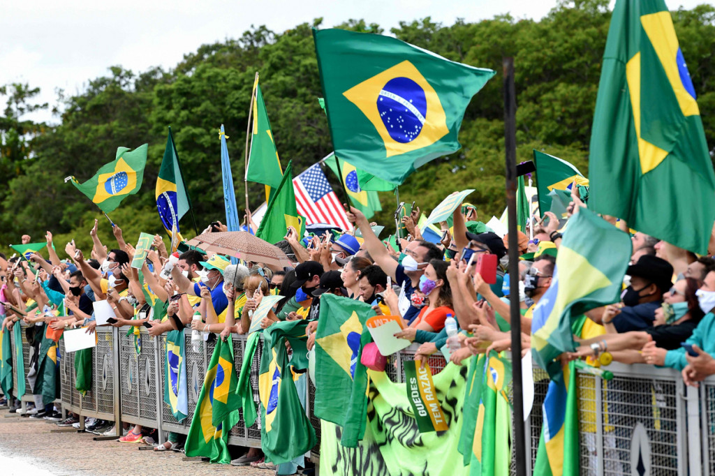 Aksi demonstrasi itu digelar saat Brasil menjadi salah satu hotspot covid-19 di dunia.