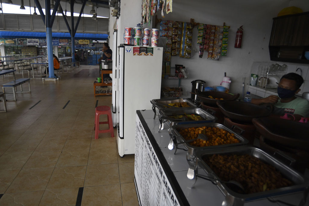 Di rest area tersebut, pada Idulfitri di tahun-tahun sebelumnya pengunjung selalu membeludak. Namun pada Lebaran kali ini, sangat sepi pengunjung.