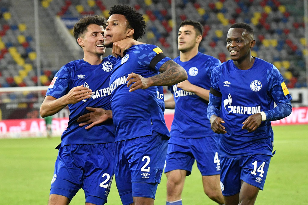 Kebuntuan itu akhirnya terpecahkan ketika Weston McKennie membawa Schalke memimpin pada menit 53 dengan sundulan menyambut umpan silang Bastian Oczipka.