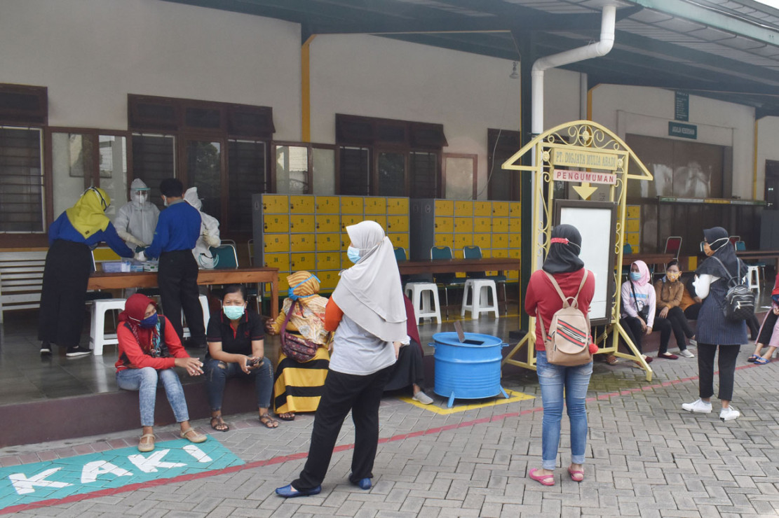 Karyawan Pabrik Rokok di Madiun Diliburkan Sementara Karyawan Pabrik Rokok di Madiun Diliburkan Sementara