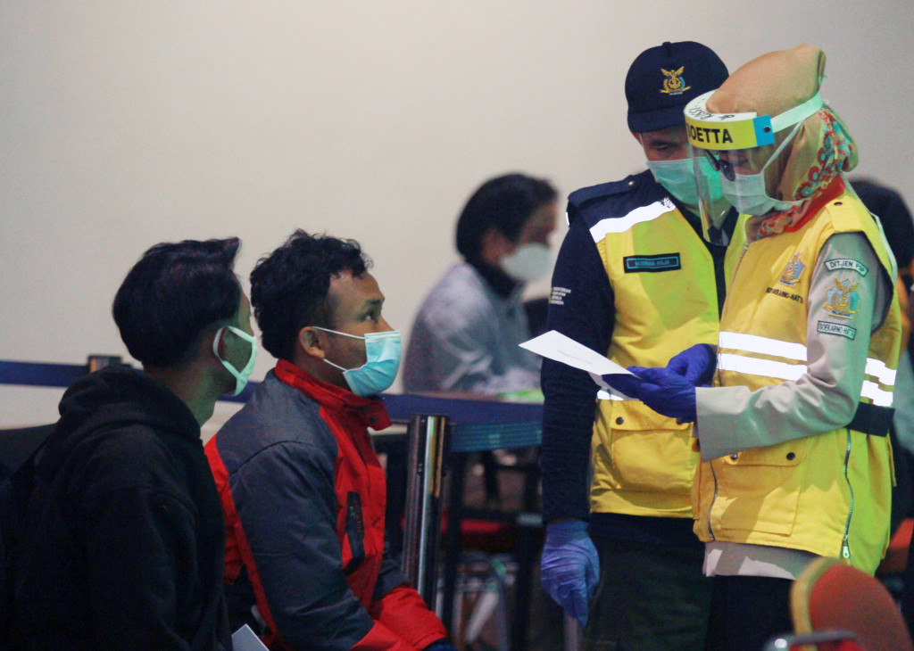 Kesembilan orang itu tiba di Indonesia dari Incheon, Korea Selatan, pada Jumat malam dan diantar ke Rumah Perlindungan Trauma Center (RPTC) Bambu Apus untuk menjalani karantina sebagai bagian protokol kesehatan pemulangan pekerja migran Indonesia (PMI).