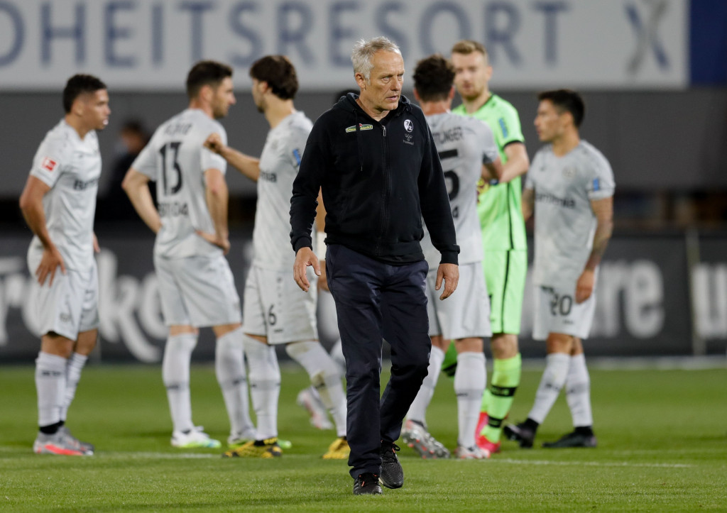 Sedangkan Freiburg (38) tertahan di urutan kedelapan dan terancam melorot jika Schalke 04 (37) bisa menang pada Sabtu malam, demikian catatan laman resmi Liga Jerman.