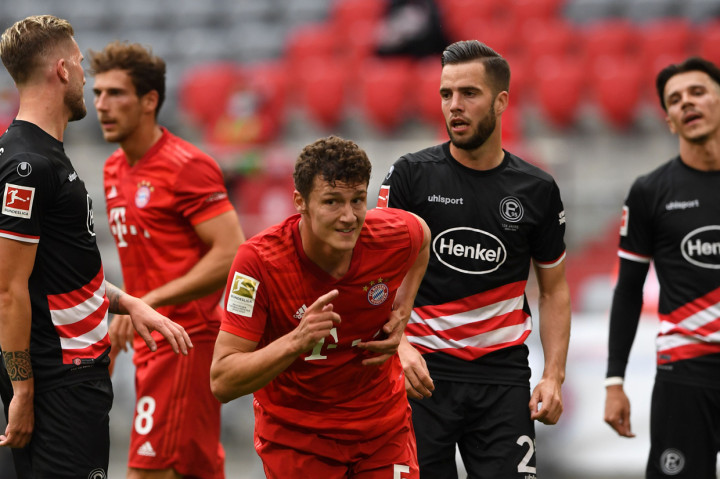 Mereka mengemas 67 poin yang berarti unggul 10 angka atas runner up sementara, Borussia Dortmund. 