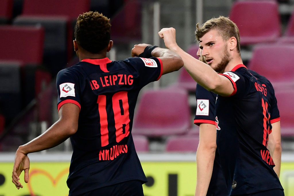 Keunggulan Leipzig bertambah menjadi 3-1 lima menit setelah babak kedua berjalan saat Timo Werner mencetak gol memanfaatkan umpan jauh dari kiper Peter Gulacsi.