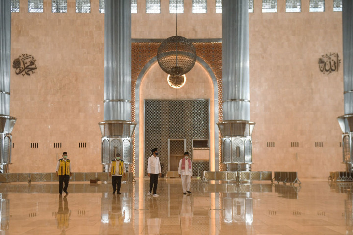 Jokowi menyebut Masjid Istiqlal Jakarta kemungkinan akan dibuka kembali untuk aktivitas ibadah mulai Juli 2020 ketika seluruh renovasinya rampung. 