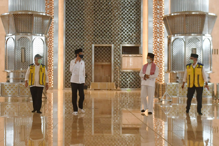 Presiden Jokowi mengecek perkembangan renovasi masjid tersebut yang sampai saat ini telah rampung lebih dari 90 persen. Menurut rencana, renovasi besar ini akan diselesaikan pada awal Juli 2020. Memang agak mundur karena adanya pandemi covid-19. Apakah setelah selesai akan dibuka, belum kita putuskan,