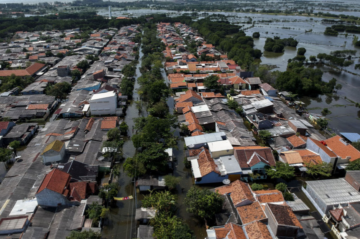 Beberapa lokasi terdampak rob ini antara lain Perumahan Slamaran, Bugisan, Panjang Wetan, Panjang Baru, Jalan Merak, Jalan Semarang, Jalan Surabaya, Jalan Patiunus, dan Jalan Kutilang. Kemudian, wilayah Kelurahan Tirto, Degayu, Pasir Kraton Kramat, Pabean, dan permukiman di sekitar bantaran sungai berdekatan Perumahan Gama Permai.